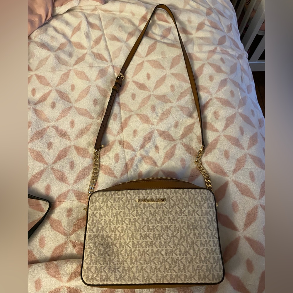 Like new Michael kors purse